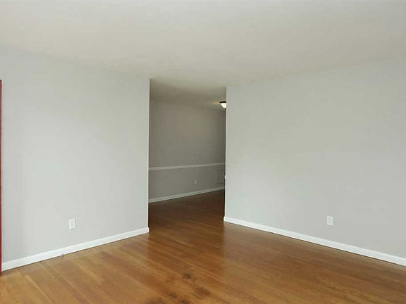 4th image of 2032 New Orleans Dr