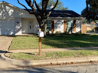 2904 Turtlerock Dr, Bedford, TX 76021