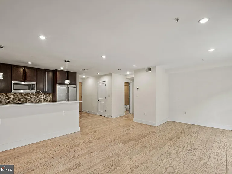 2101 11th St NW #103 — Photo 14