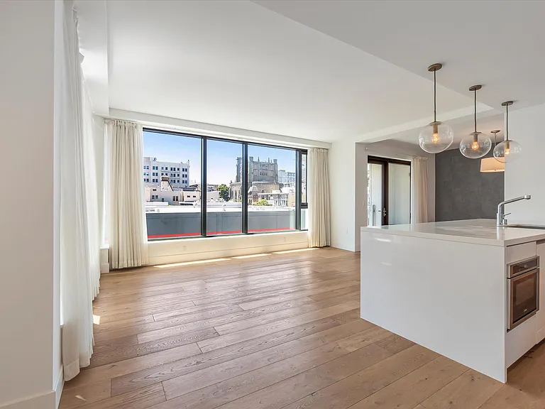1450 Franklin St #505 — Photo 8