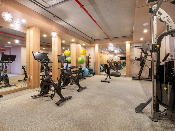 329 Gates Avenue image 11 of 19