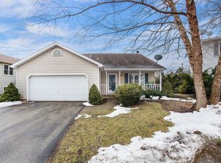 7413 W Valley Ridge Dr, Madison, WI 53719