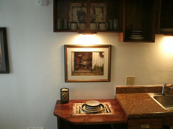 Breakfast Nook Fully Furnished