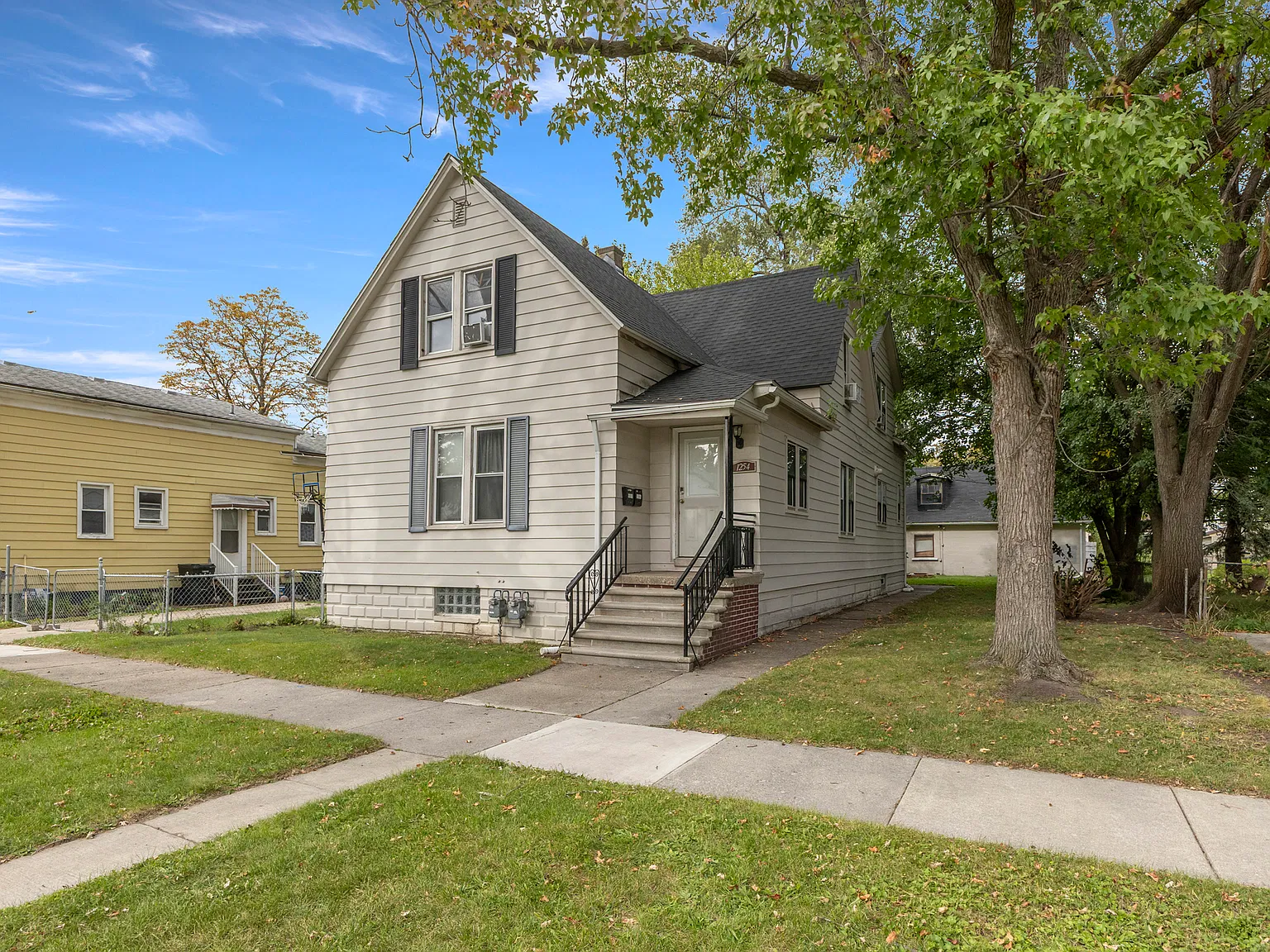 3 bed, 1218 sqft, $1,400 — Photo 1