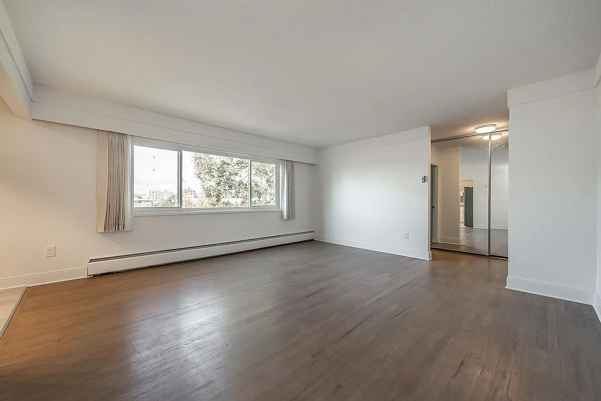 Rockridge Apartments — Photo 4