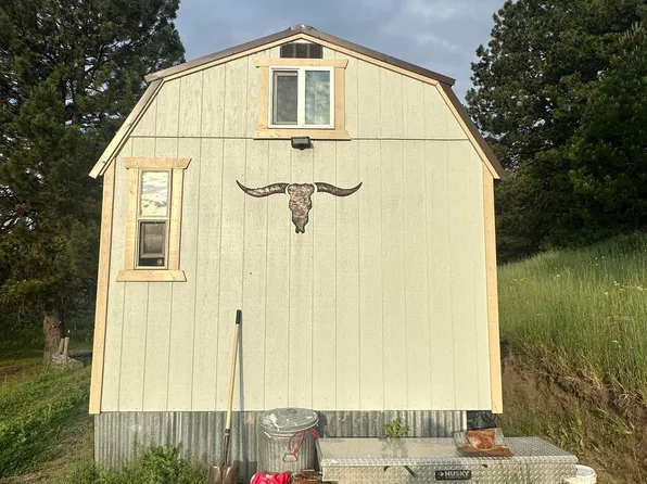 101 Dry Buck Rd, Cascade, ID 83611