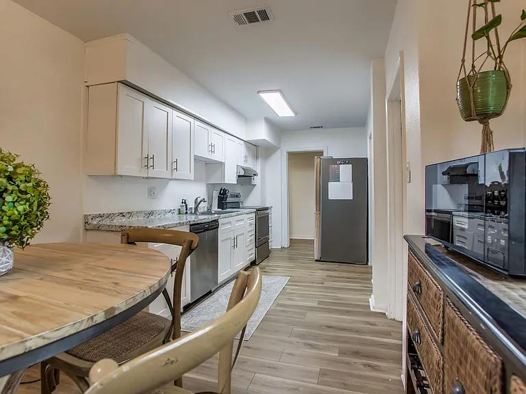 102 Alba Plena St — Photo 19