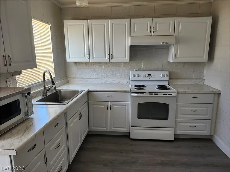 4624 Evergreen Pl — Photo 6