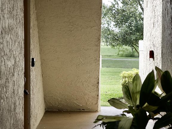 4th image of 1500 SE Royal Green Cir #104