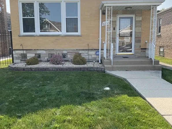 8222 S Albany Ave, Chicago, IL 60652