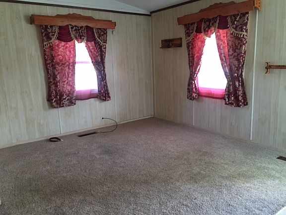 4th image of 250 N Crescent Dr