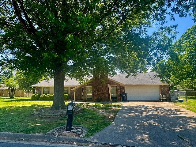 1st image of 2814 W Highland Dr