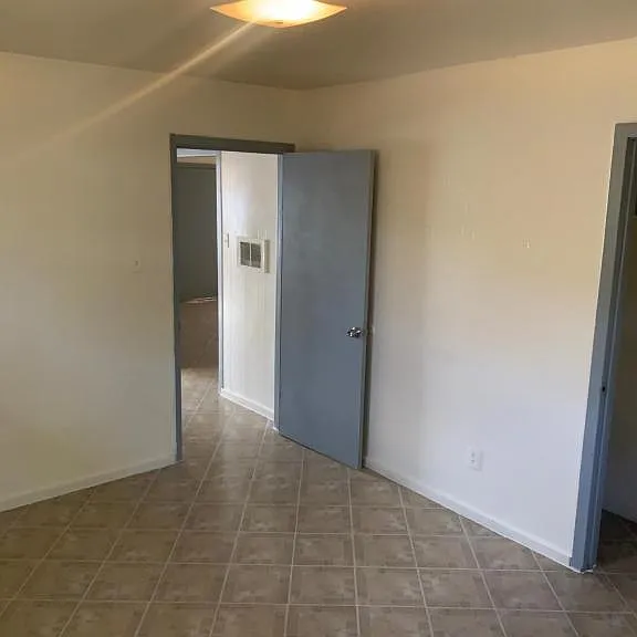 5440 Makeig St — Photo 2