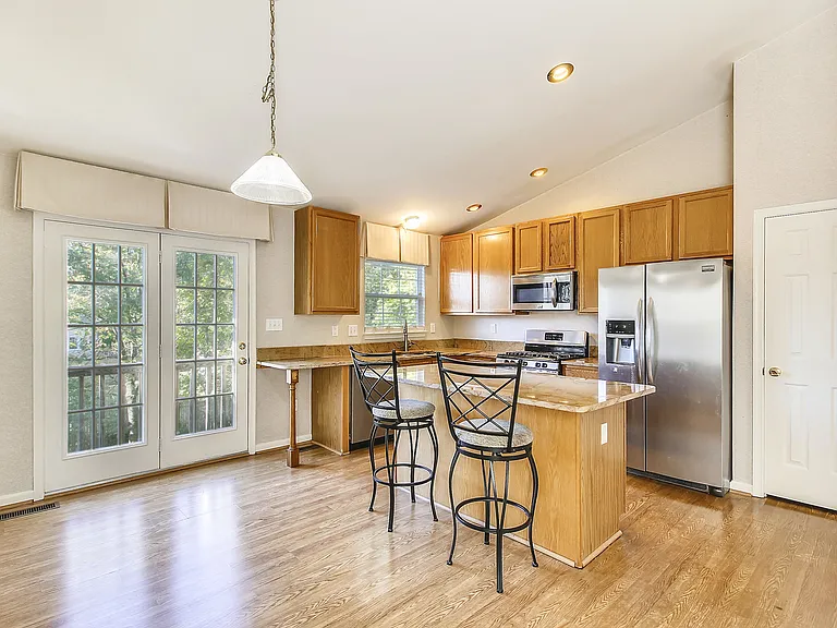 102 W Deer Park Rd — Photo 4