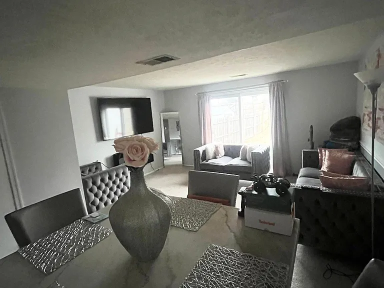 6435 Lacrosse Ln NE — Photo 8