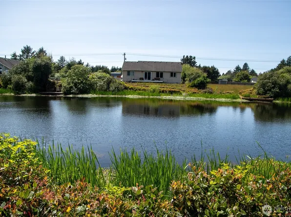 221 Canal Drive SE, Ocean Shores, WA 98569