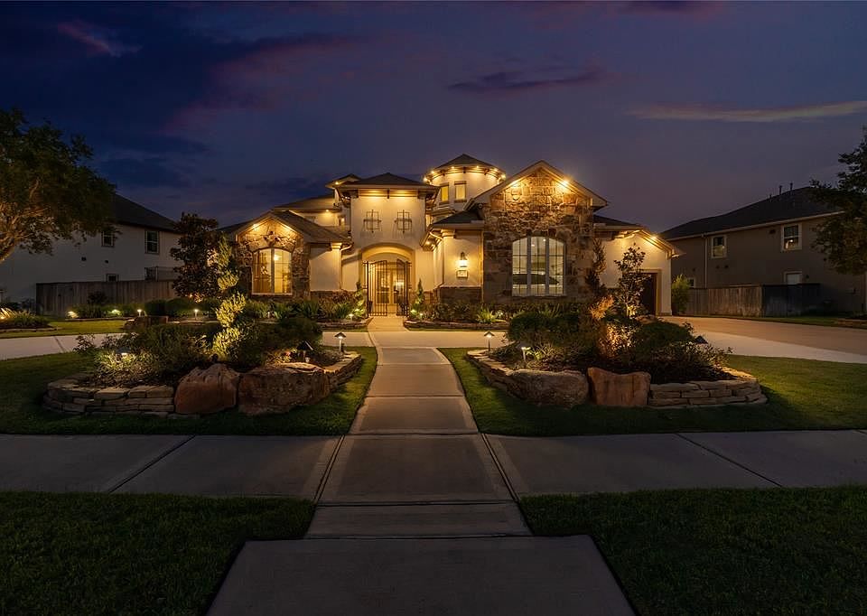 1st image of 2611 Hollingsworth Pine Ln