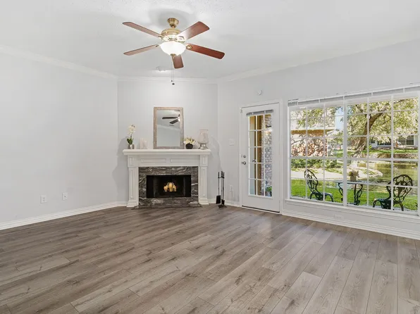 3550 Country Square Dr APT 303, Carrollton, TX 75006
