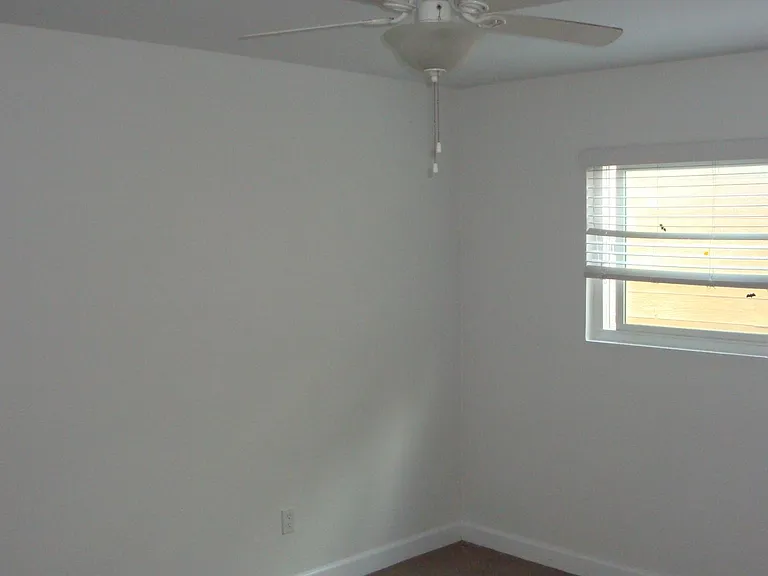 5848 Greenleaf Ave #12 — Photo 12