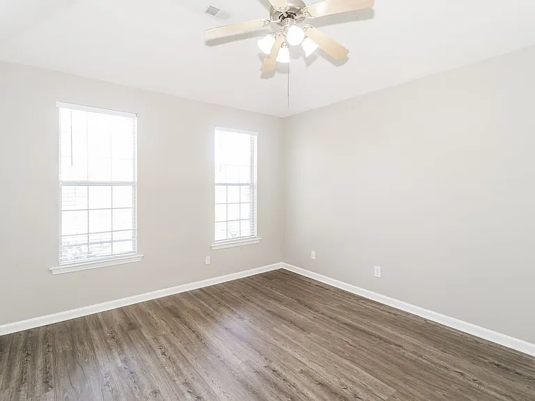 10093 Woodland Hills Dr — Photo 10