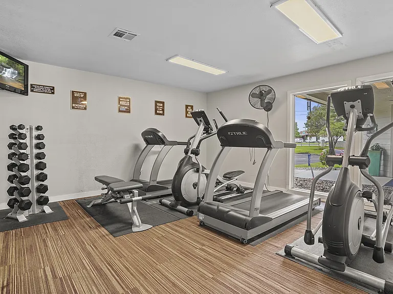 Aspen Park Apartments — Photo 25
