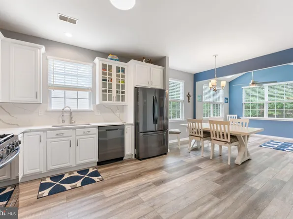 60 Ivy Creek Dr, Tuckerton, NJ 08087
