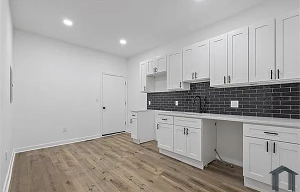 2 bed, $1,660 — Photo 2