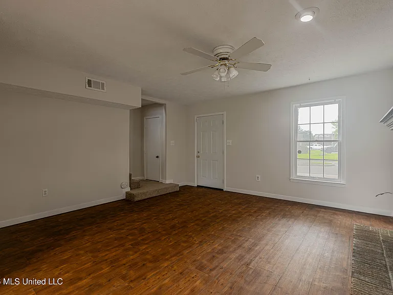 35B Northtown Rd — Photo 6