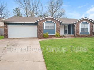 406 W 35th Pl, Sand Springs, OK 74063