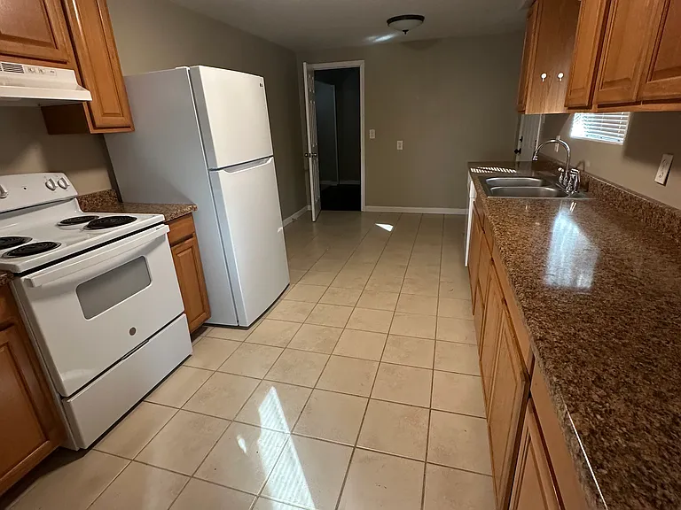 213 Engle Ave — Photo 4