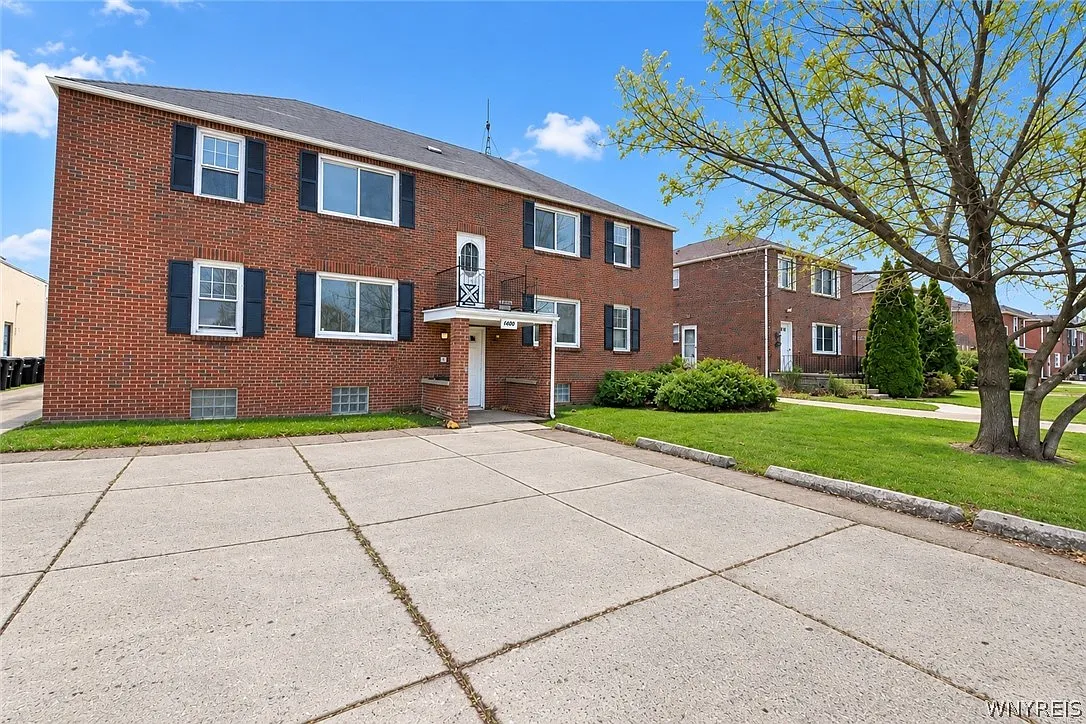 2 bed, 1.0 bath, 625 sqft, $1,200 — Photo 1
