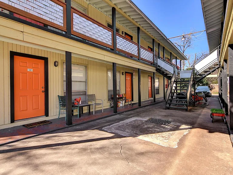 5012 Duval St #202 — Photo 4