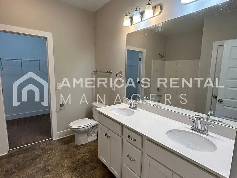 15597 Crimson Ridge Cir — Photo 32