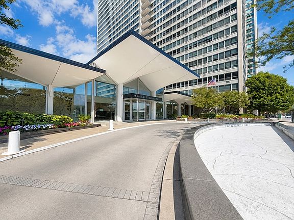 3rd image of 3550 N Lake Shore Dr APT 1806