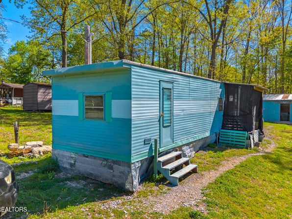 2116 Cox Rd, Dandridge, TN 37725