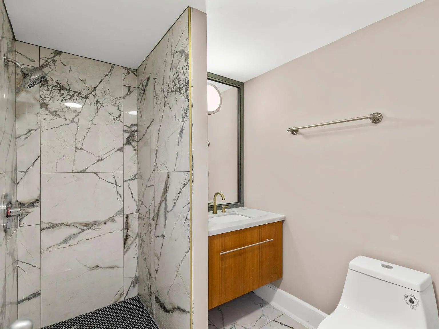 3 bed, 3.0 bath, 2592 sqft, $3,375 — Photo 4