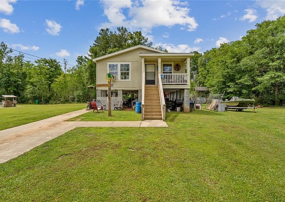 1st image of 415 Bayou Dr