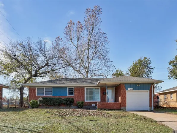 2009 Carpenter Dr, Midwest City, OK 73110