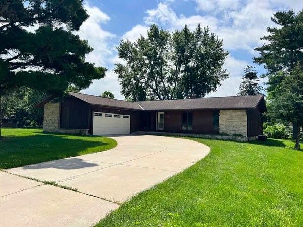 144 E Prospect St, Lake Mills, WI 53551