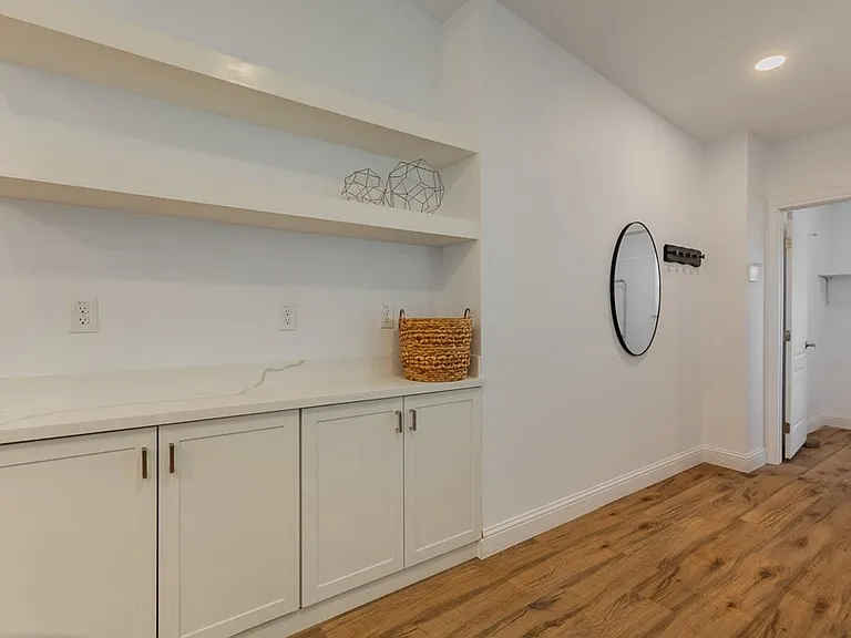 730 Avenue A — Photo 17