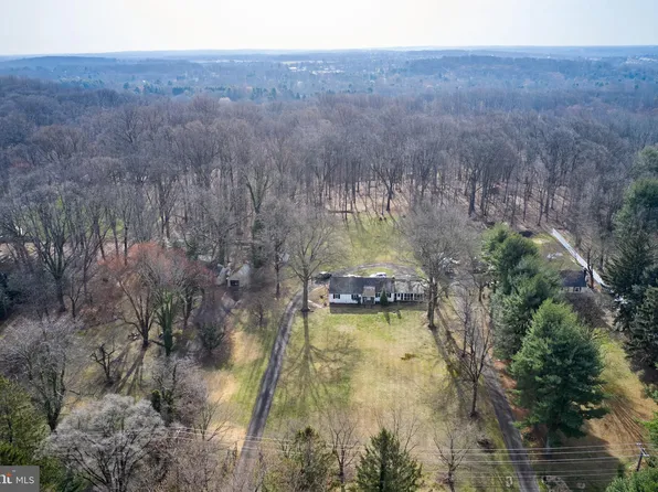 77 Cherry Ln, Doylestown, PA 18901