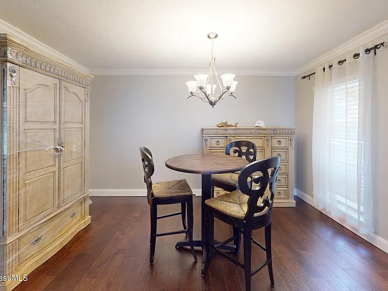 216 Country Club Dr — Photo 11
