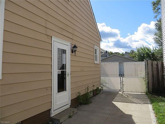 5th image of 6503 Laverne Ave