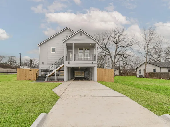 316 6th St, Rosenberg, TX 77471