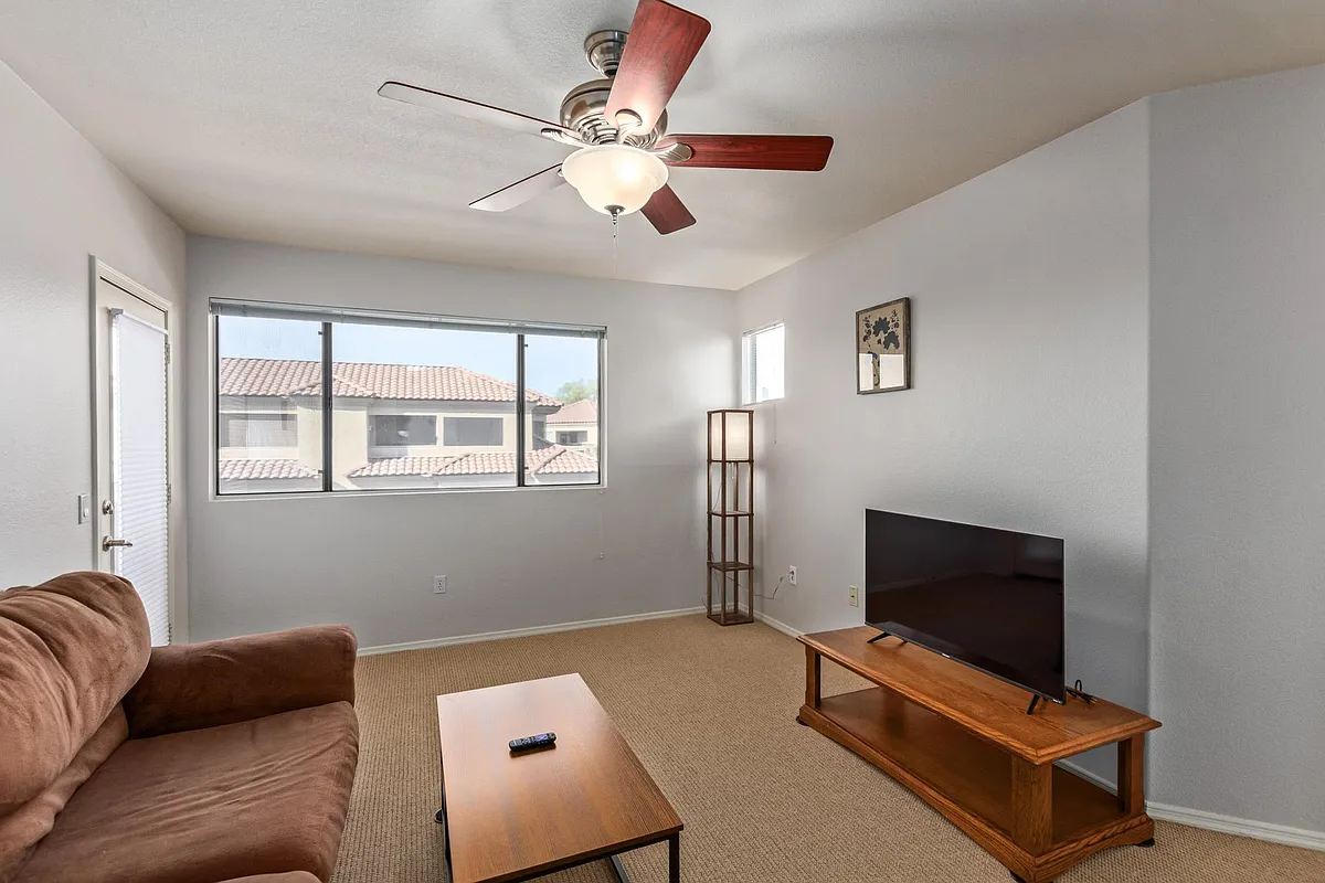 Building Photo - 4925 E Desert Cove Ave #310