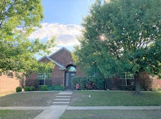 811 Paisley Ln, Red Oak, TX 75154