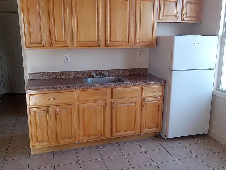 139 Webster Ave #3F — Photo 4