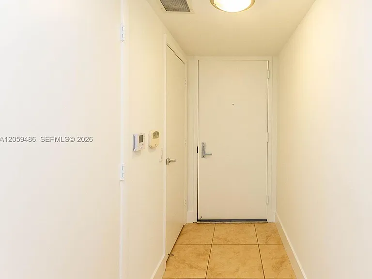 41 SE 5th St #1914 — Photo 32