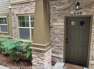 640 NE Newstead Ln, Hillsboro, OR 97006