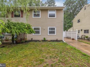6 Hamal Ct, Turnersville, NJ 08012